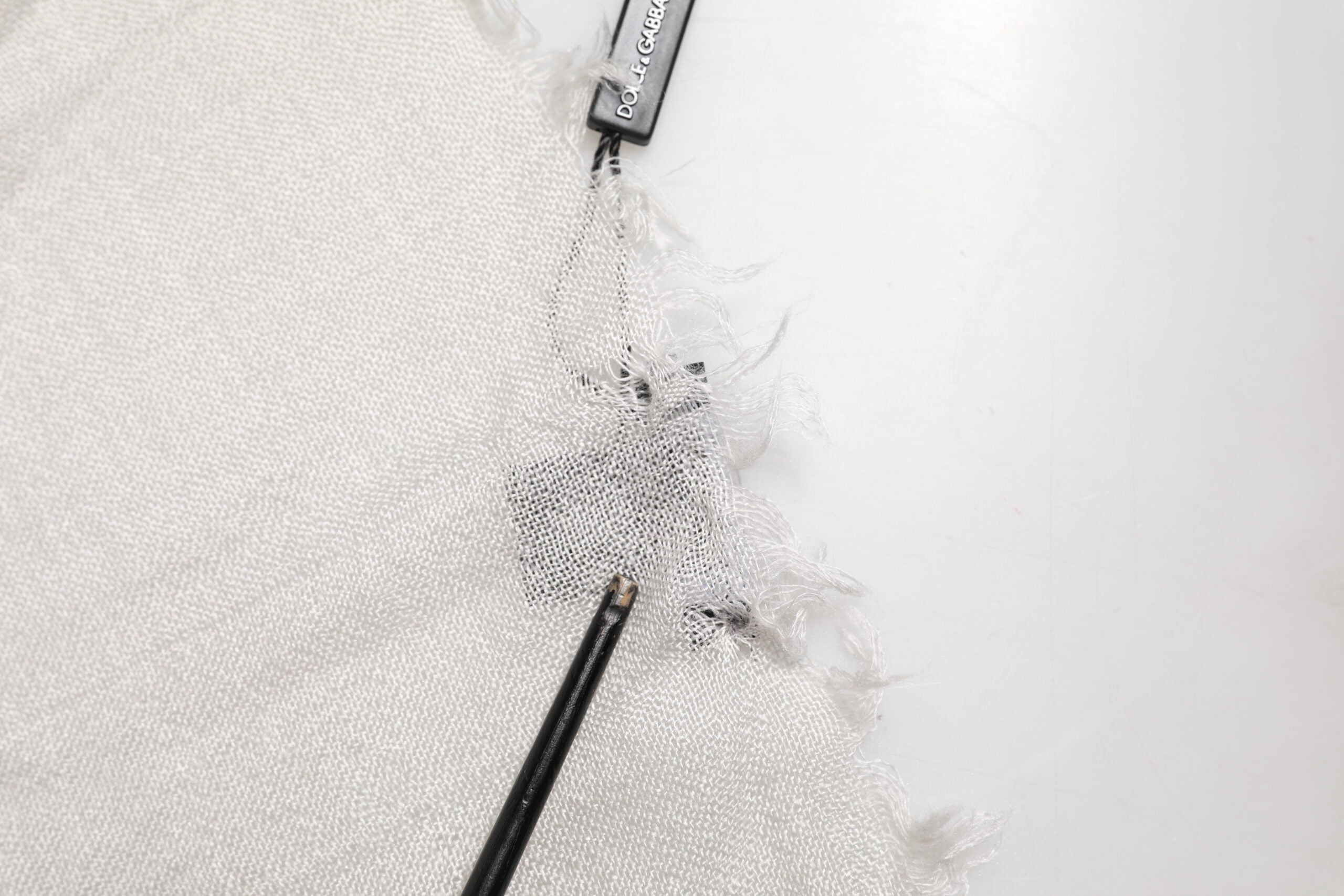 Dolce & Gabbana Gray Cashmere Knit Fringes Neck Foulard 67cm x200cm Foulard Scarf